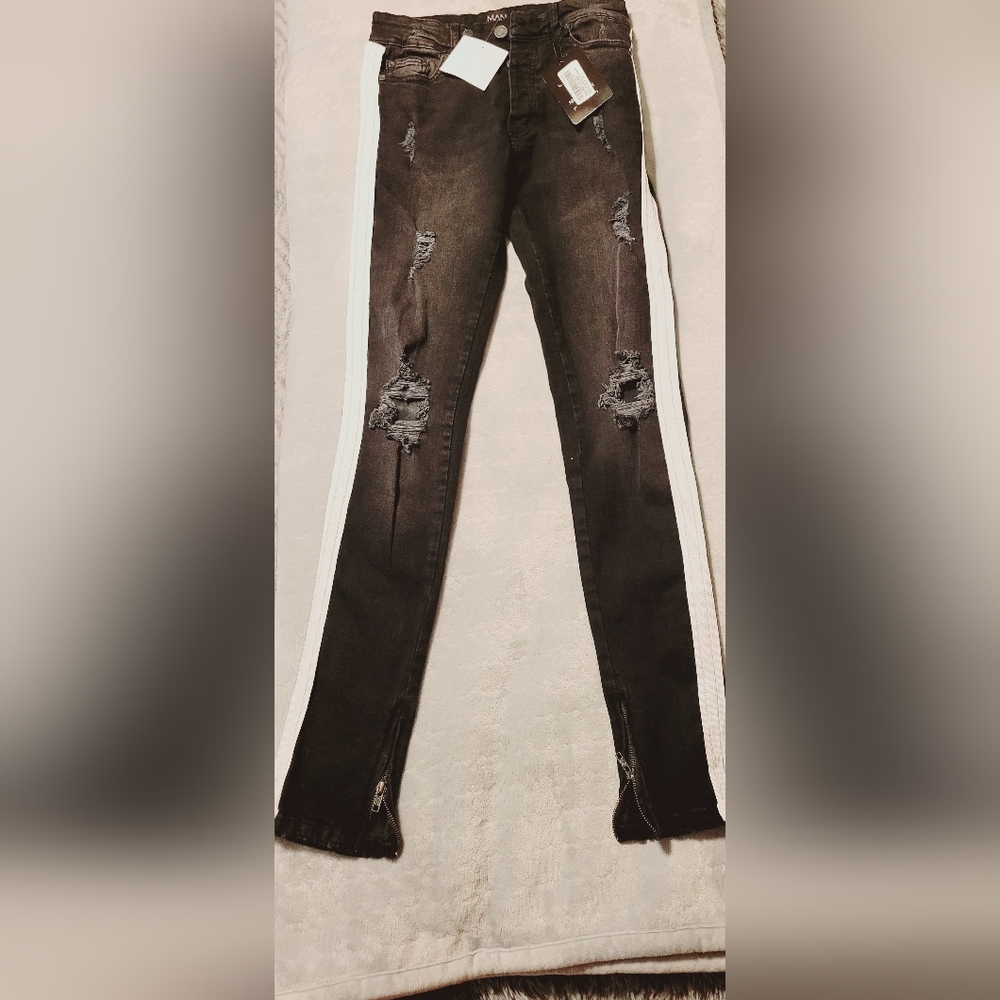 Boohoo Man black/white jeans.  Brand new with tags